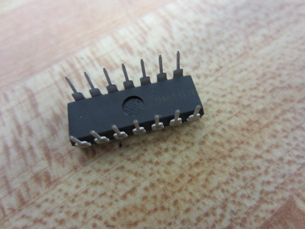 14 Pin SMD Device in Tube Packaging