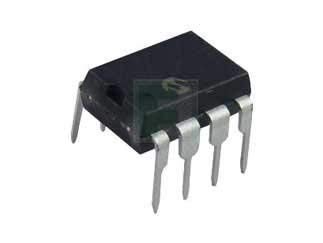 PDIP-8 EEPROM with 512 KB Memory Capacity