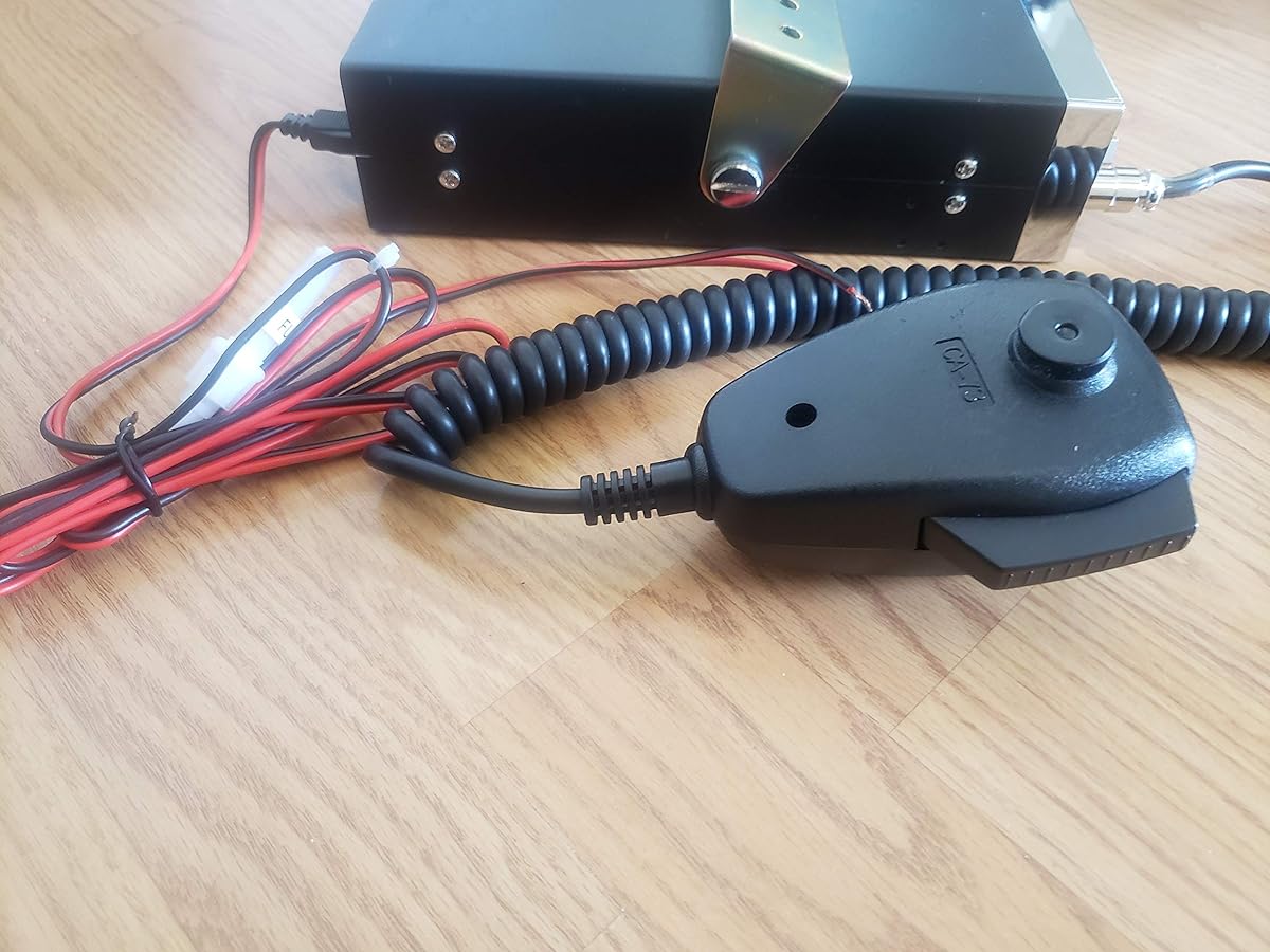 CB Radio with 40 Channels and 4W Power Output