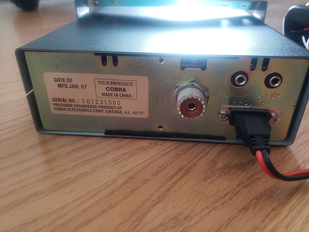 CB Radio with 40 Channels and 4W Power Output