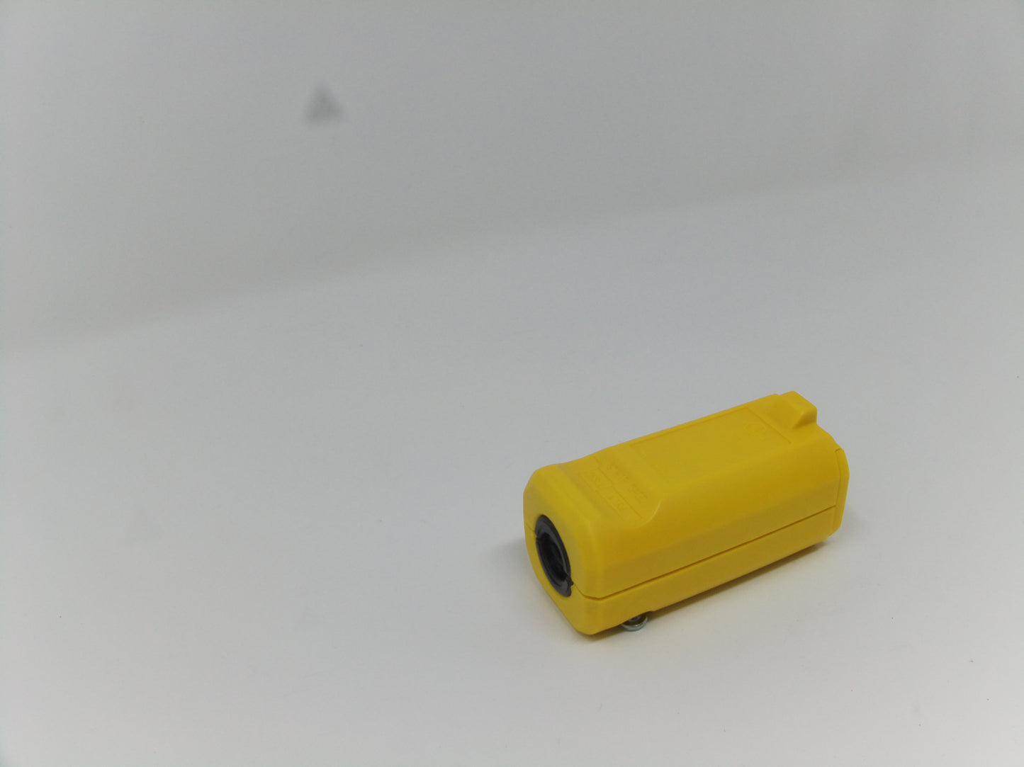 Yellow Nylon 15A Receptacle