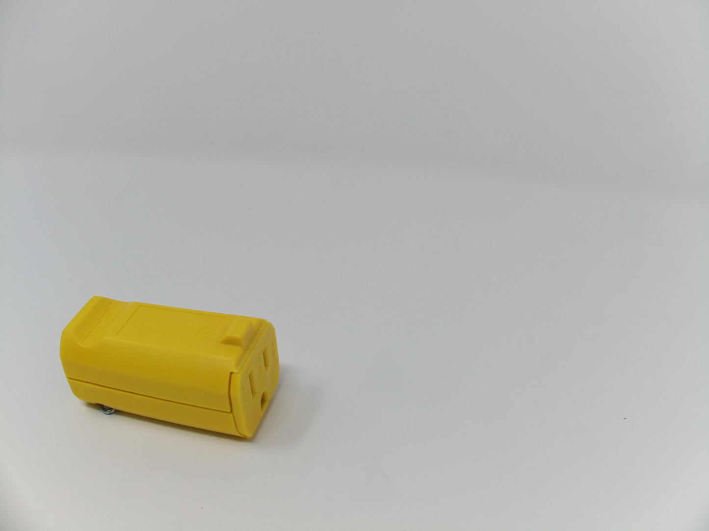 Yellow Nylon 15A Receptacle