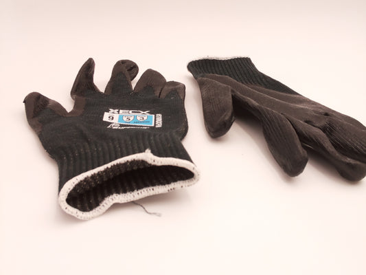 Cut Resistant Gloves - ANSI Level 5 Protection - Size 9 - Black